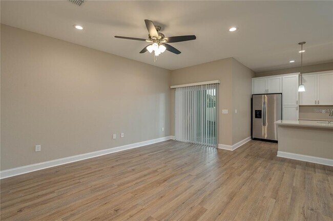 Foto del edificio - 1057 OAK HAMMOCK Dr