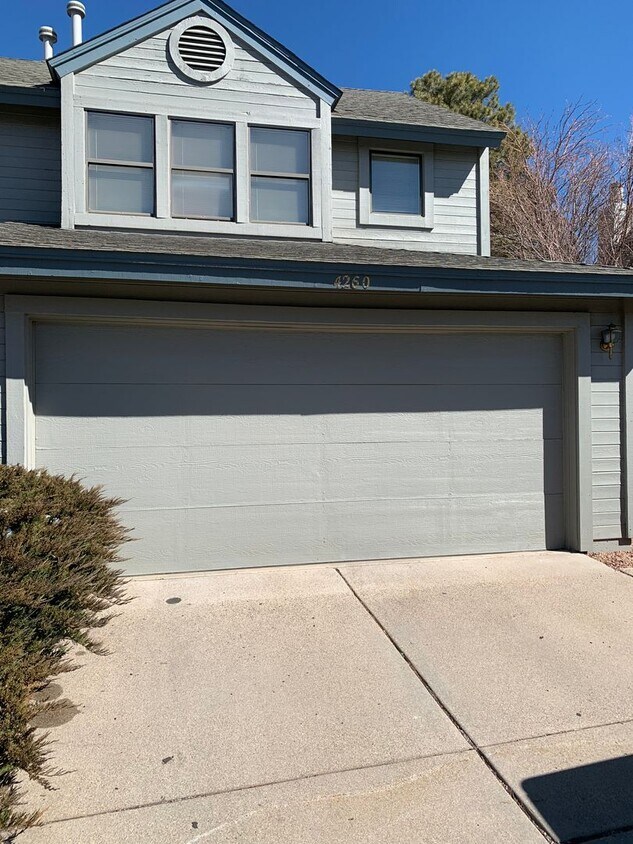 Foto principal - Beautiful Spring Meadows Home