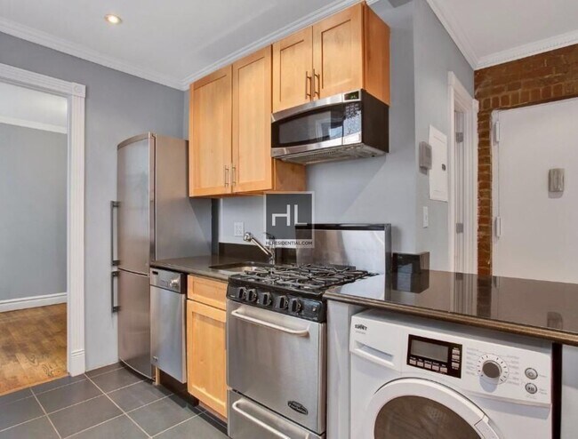 Building Photo - East 13th Street