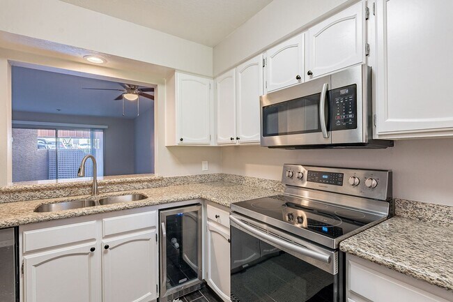 Foto del edificio - Two Bedrooms in Old Town Scottsdale - Avai...