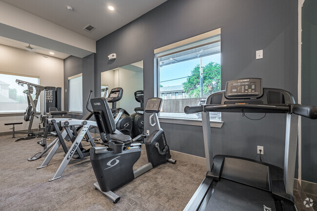 Fitness Center - Magnolia at West Lemmon