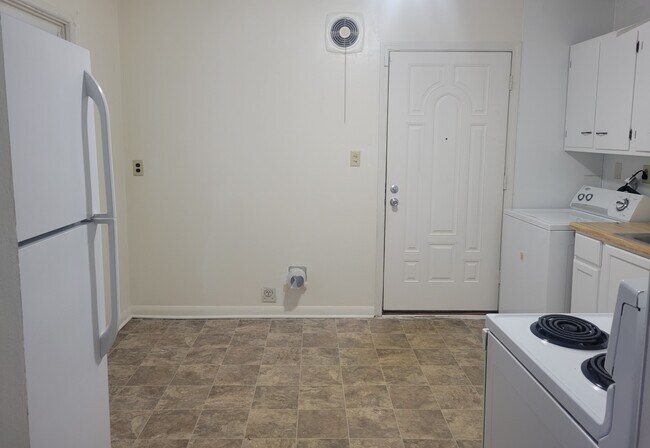 Foto del edificio - 1323 Brentnell Ave