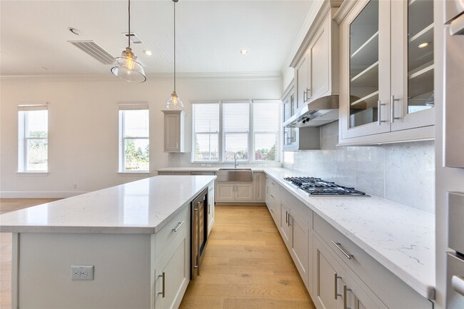 Foto del edificio - 3403 Timbergrove Oaks St