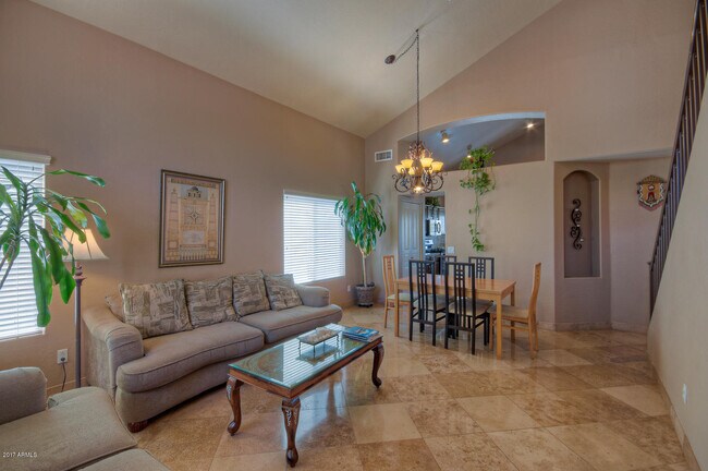 Building Photo - 10453 E Hillery Dr