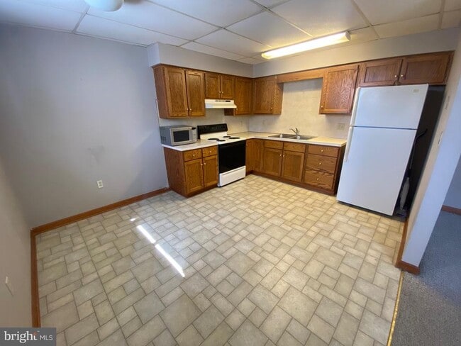 Building Photo - 1312 Clay Ave