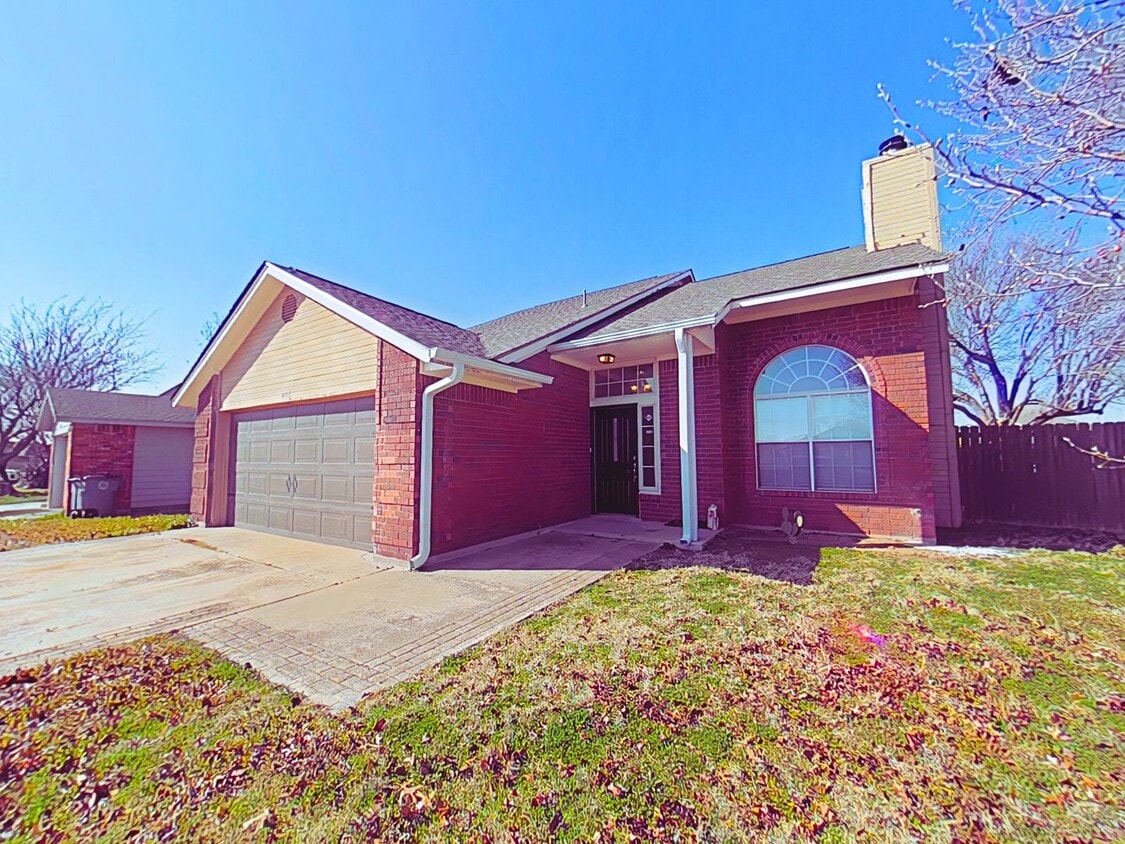 Primary Photo - 4001 SW Rolling Hills Dr