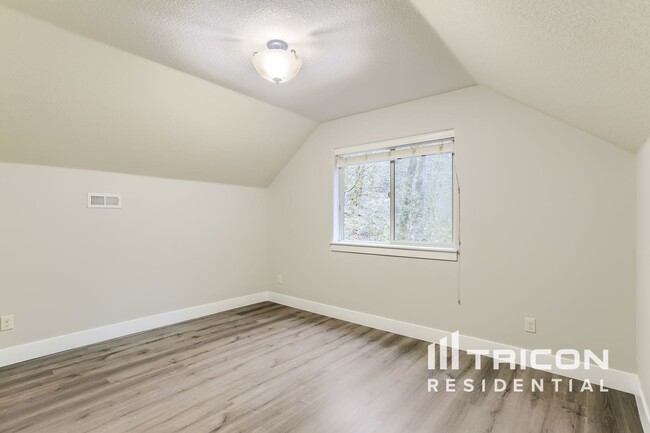 Foto del edificio - 1248 SW Binford Lake Pkwy