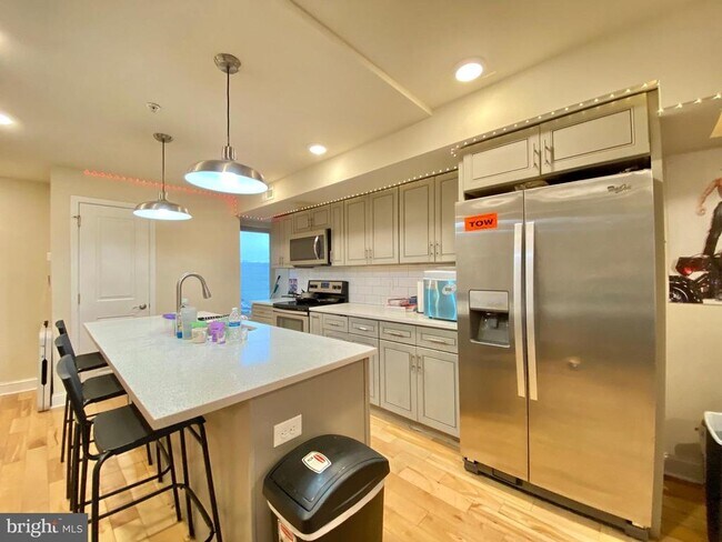 Foto del edificio - 1950 N Gratz St