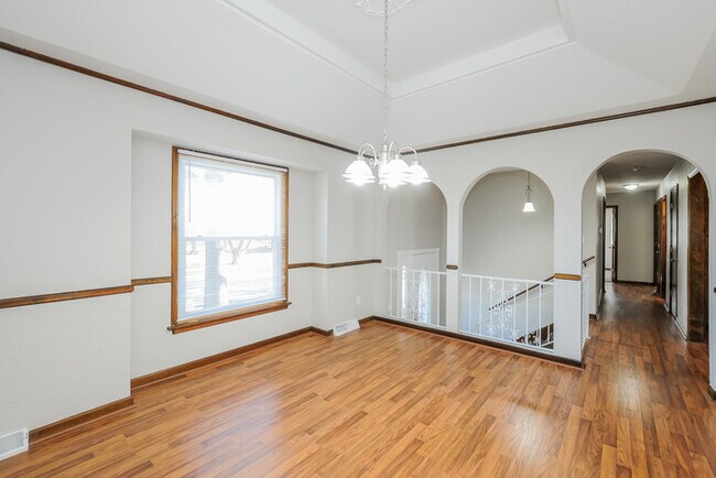 Foto del edificio - 204 N Woodson Dr