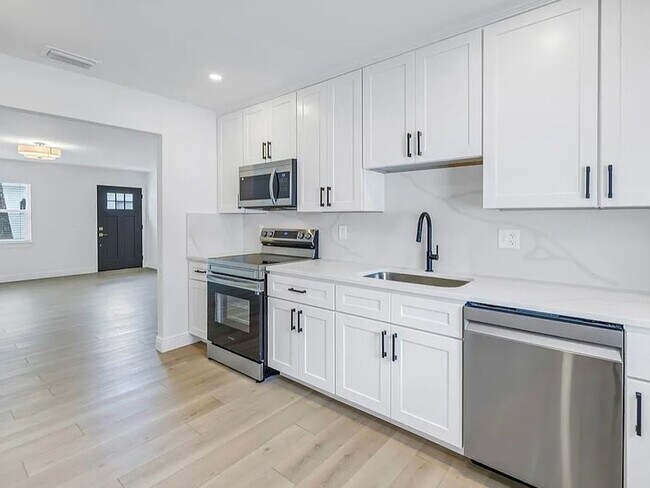 Foto del edificio - 3011 W Binnicker Ave
