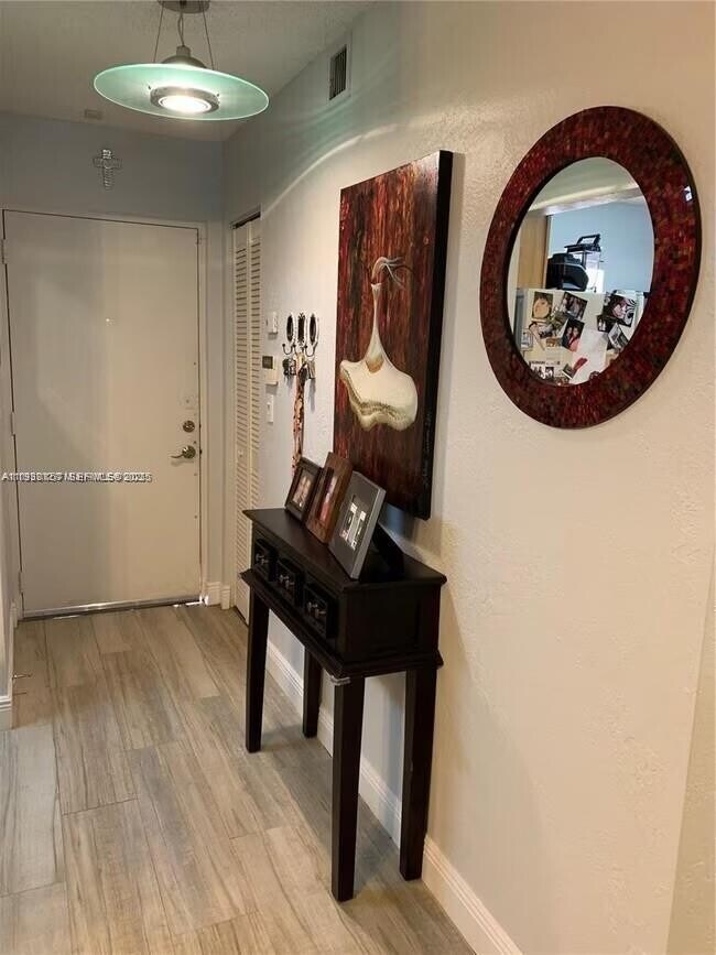 Foto del edificio - 7840 Camino Real