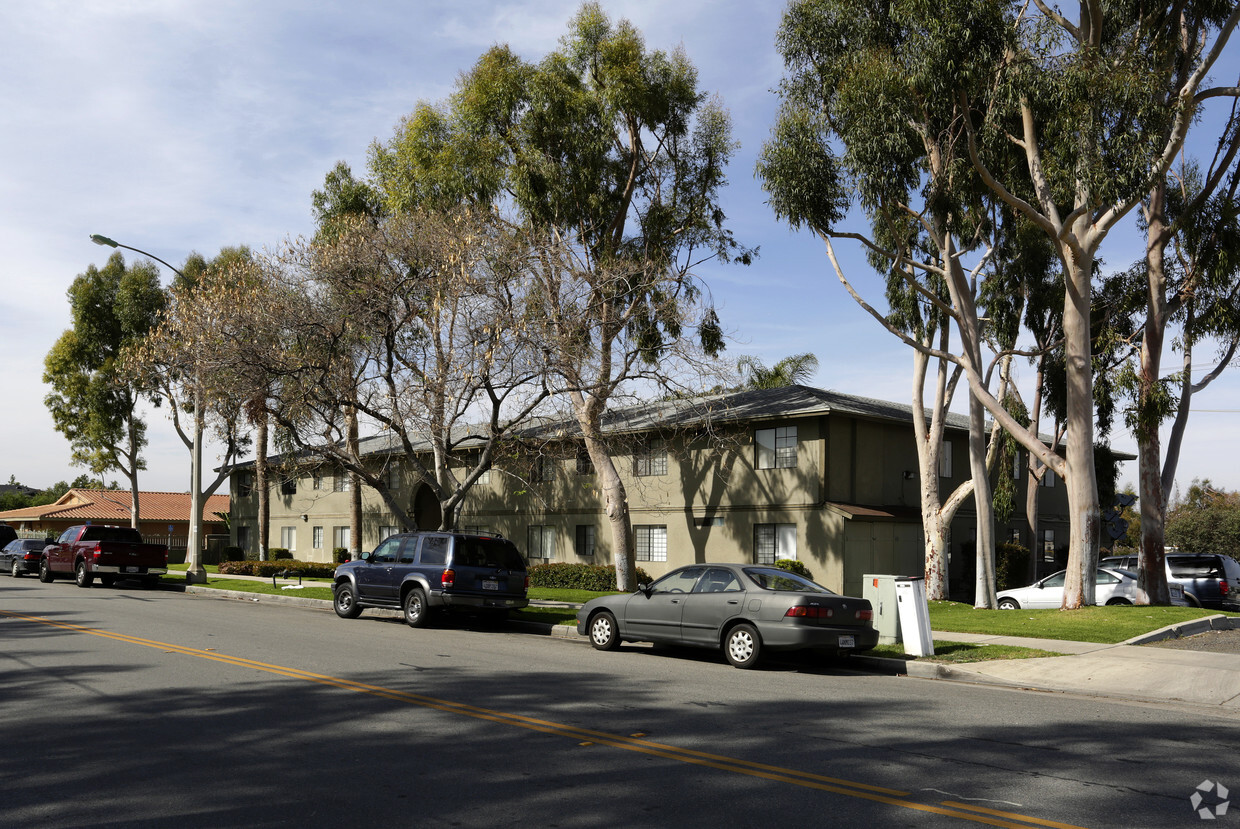 Primary Photo - Circle City Apartments