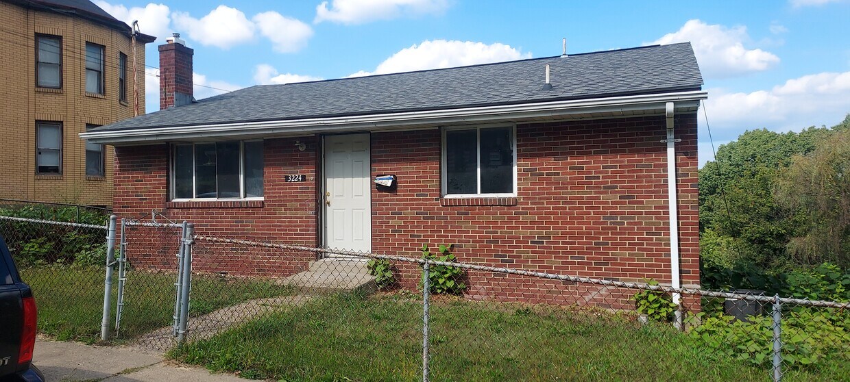 Primary Photo - 3224 Faronia St
