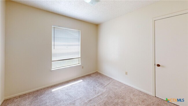 Foto del edificio - 2003 Dennis St