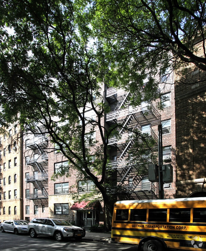 Building Photo - 48 St Pauls Pl