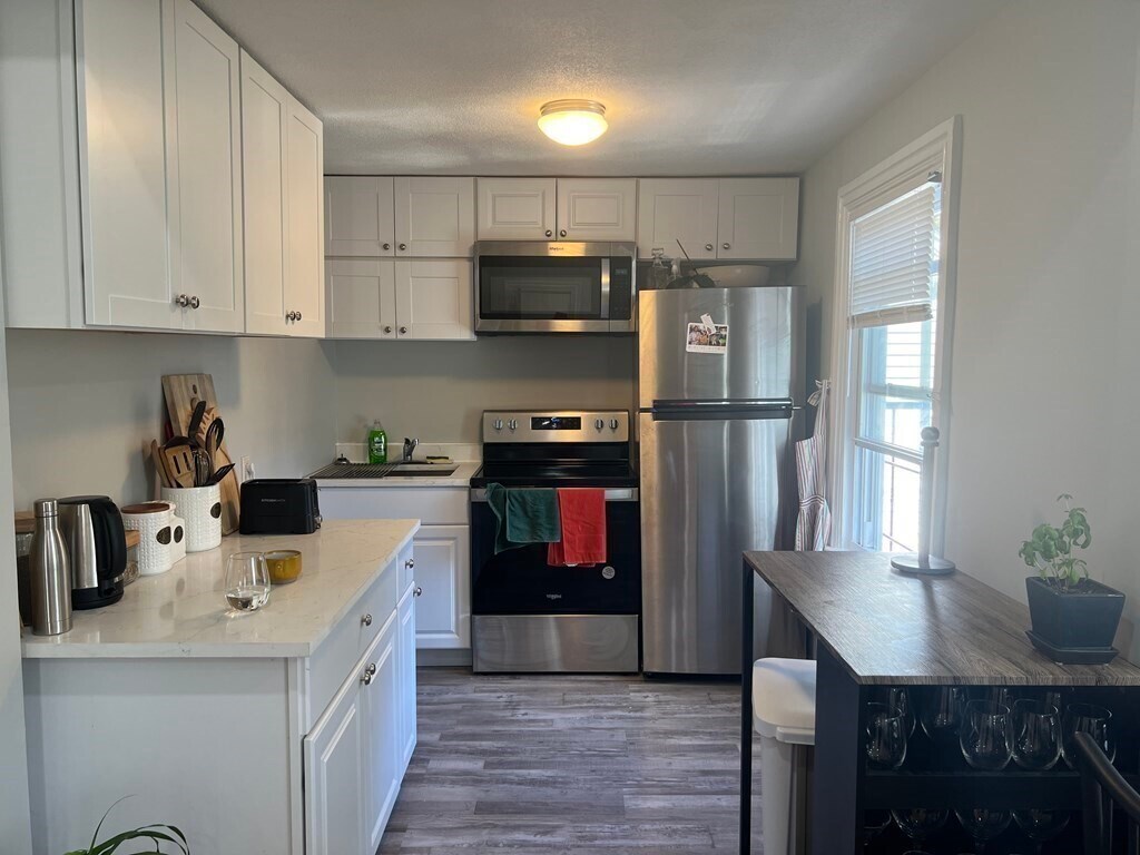 Foto principal - 121 Thorndike St