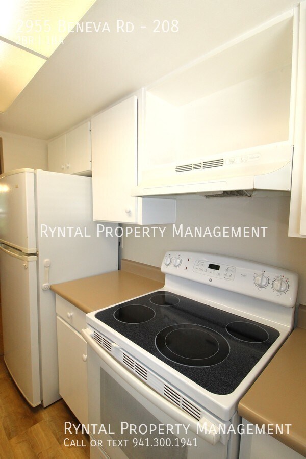 Building Photo - Lovely 2/1 Condo at The Carlton House on B...