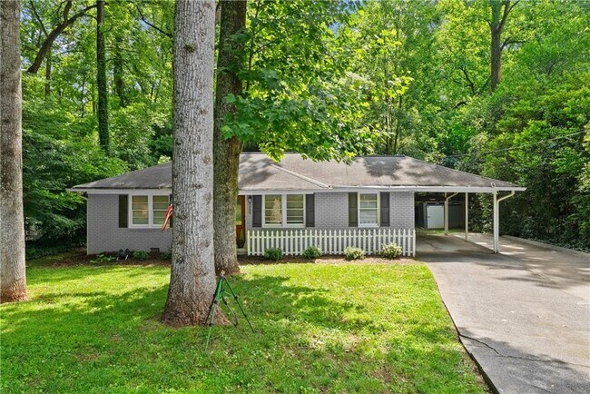 Building Photo - 269 Terrydale Dr SE
