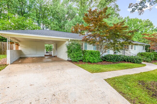 Building Photo - 5162 Lincrest Pl