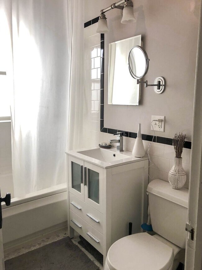 Foto del edificio - 4806 N Paulina St