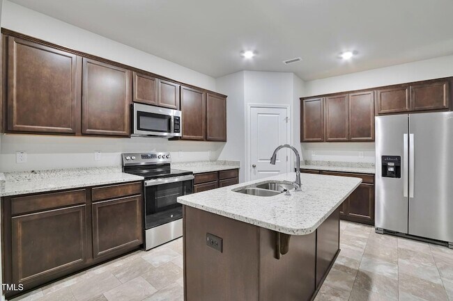 Building Photo - 100 Buckthorn Dr