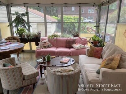 Foto del edificio - 980 6th St E