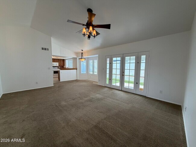 Foto del edificio - 3310 E Clark Rd