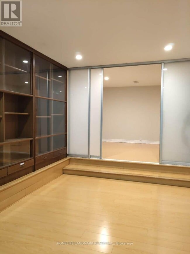 Building Photo - 62 Cresthaven Dr