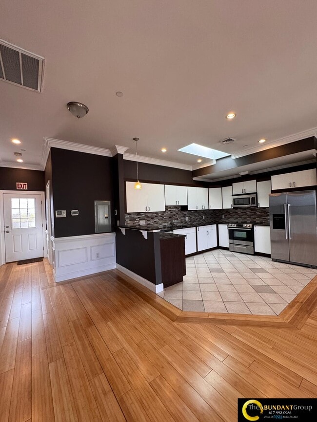 Building Photo - 473 Revere Beach Pky