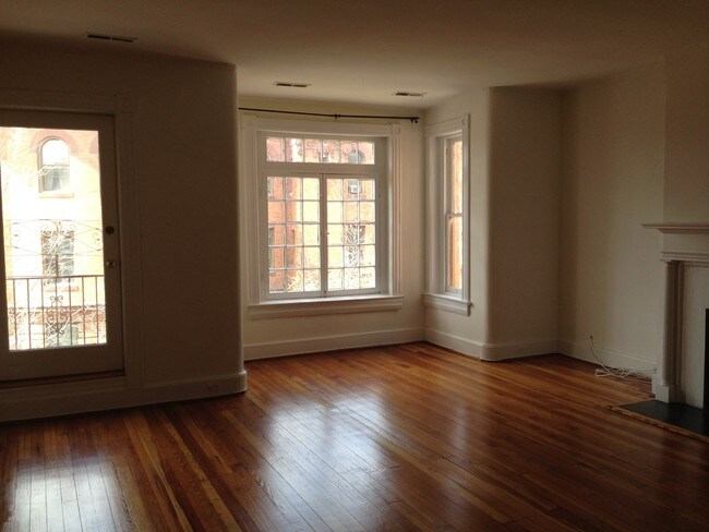 Building Photo - 1829 Phelps Pl NW