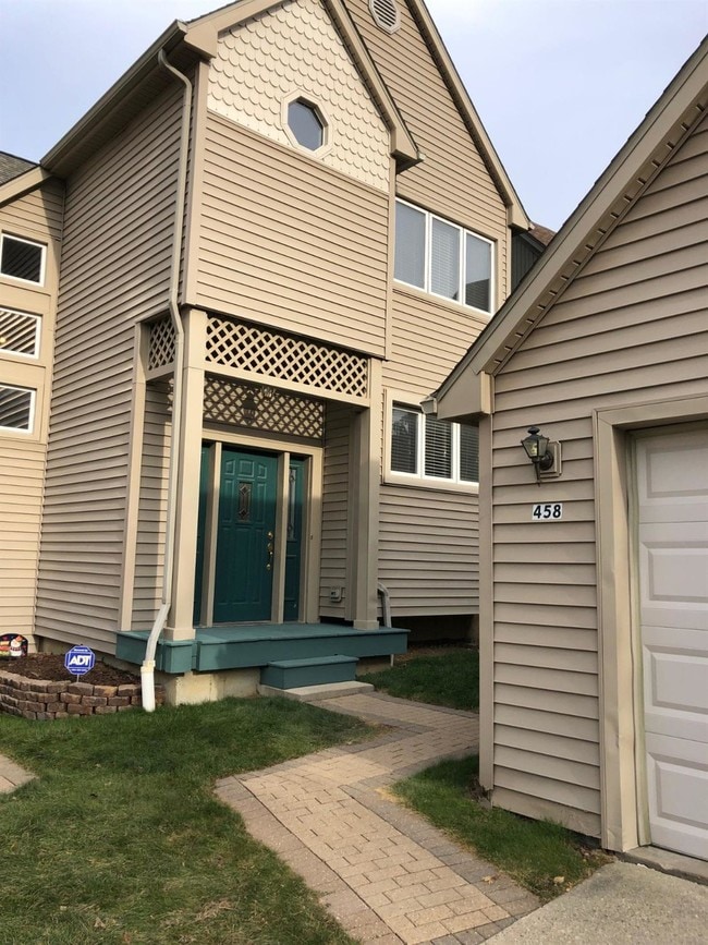 Building Photo - 458 Village Oaks Ct