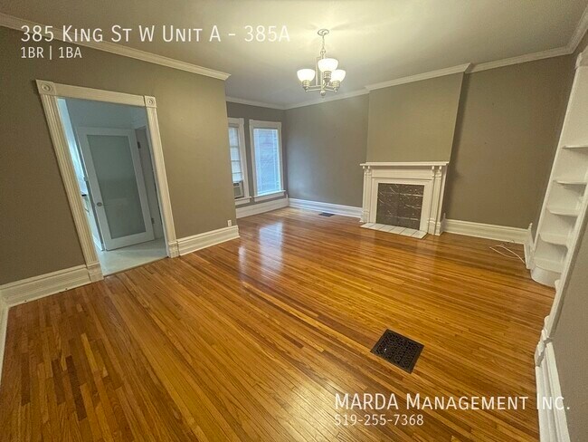Photo du bâtiment - GORGEOUS 1 BED/1 BATH VICTORIAN APT IN DT CHATHAM + HYDRO & GAS