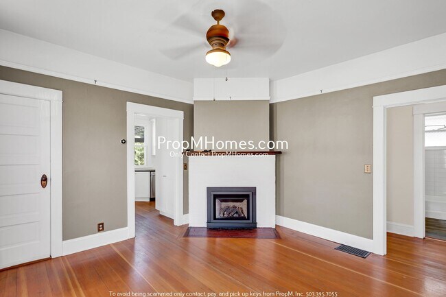 Building Photo - Charming Three Bedroom Home in Foster-Powell!
