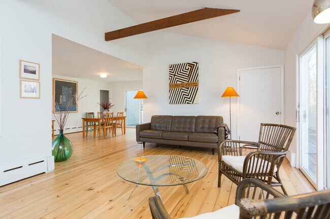 Foto del edificio - 10 Pond Ln