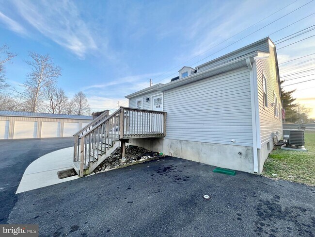 Building Photo - 121 Woodbury - Turnersville Rd