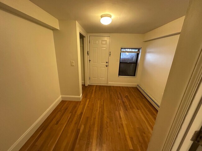 Foto del edificio - Gorgeous renovated studio with great location in Fenway available NOW!!