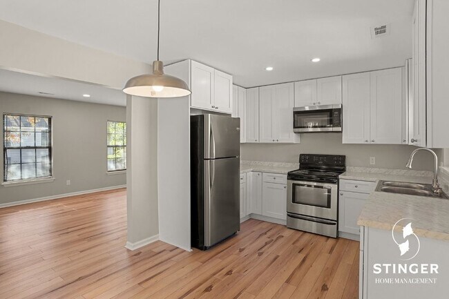 Foto del edificio - 3 Bedroom / 2 Bath For Rent In Mossy Oaks
