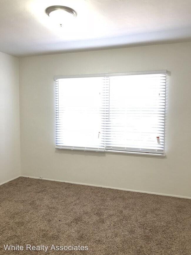 Foto del edificio - 5364 E Village Rd