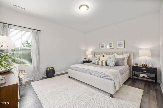 Foto del edificio - 713 Hough Pond Ln