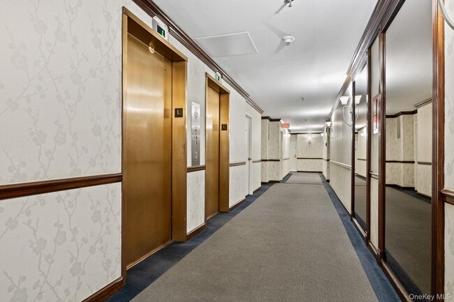 Building Photo - 25 Rockledge Ave