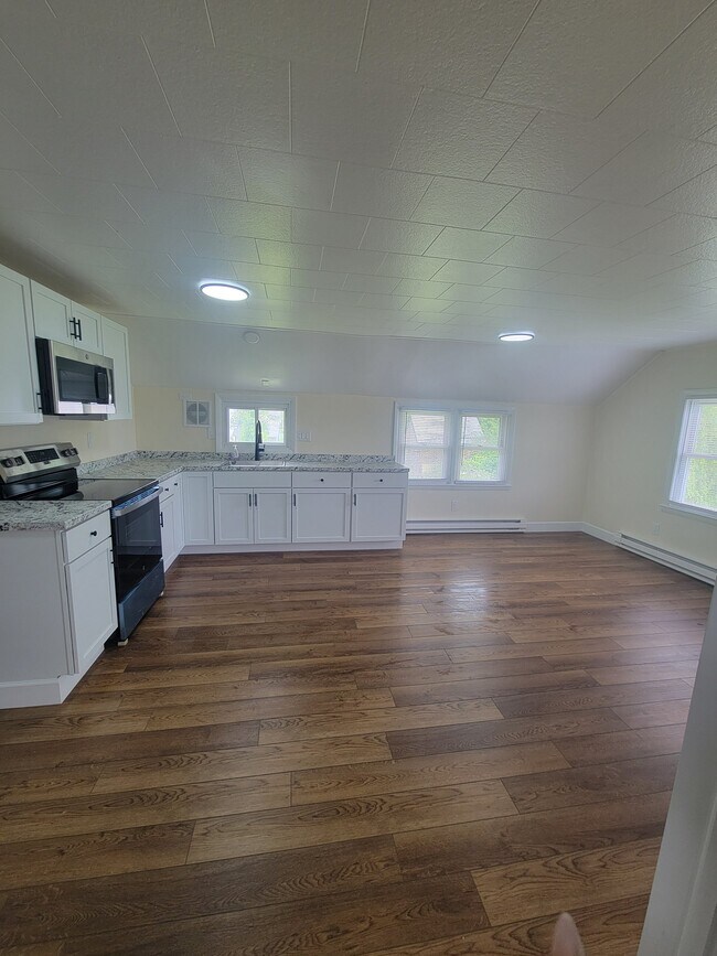 Foto del edificio - 7574 Lakeport Rd