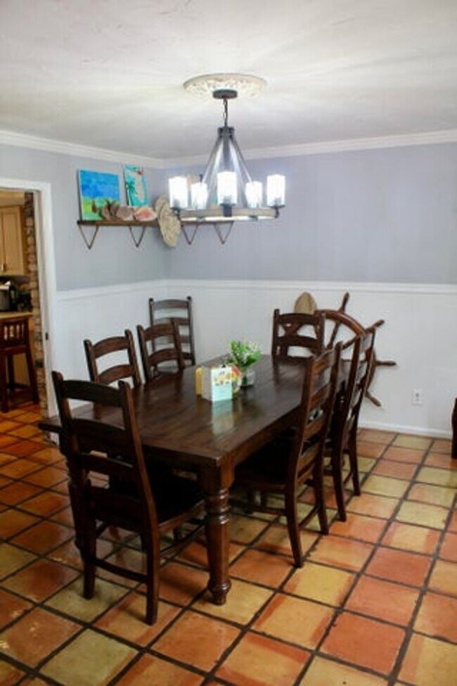 Building Photo - 10 Evergreen Drive, Lake Park, FL 33403