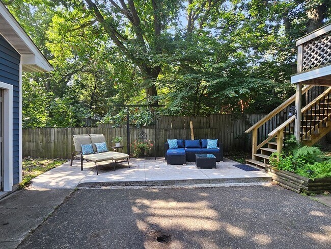Building Photo - Charming 3BR House in White Bear Lake