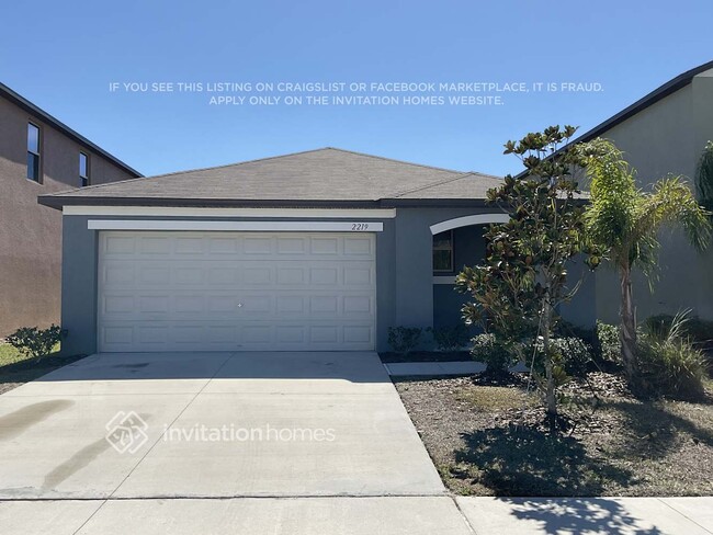 Building Photo - 2219 Treesdale Ave