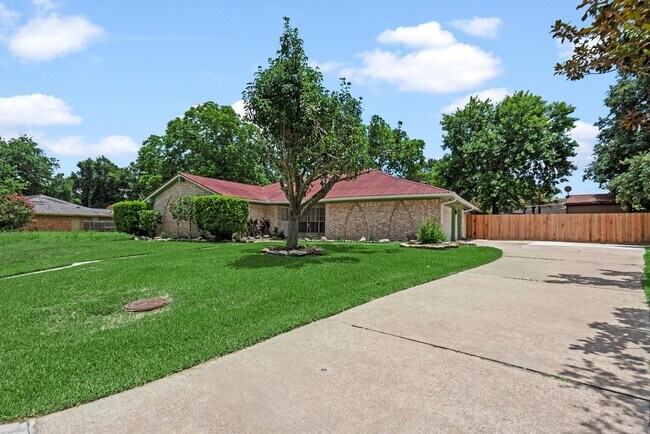 Foto del edificio - 4906 Green Willow Ln