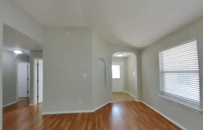 Foto del edificio - MOVE IN READY