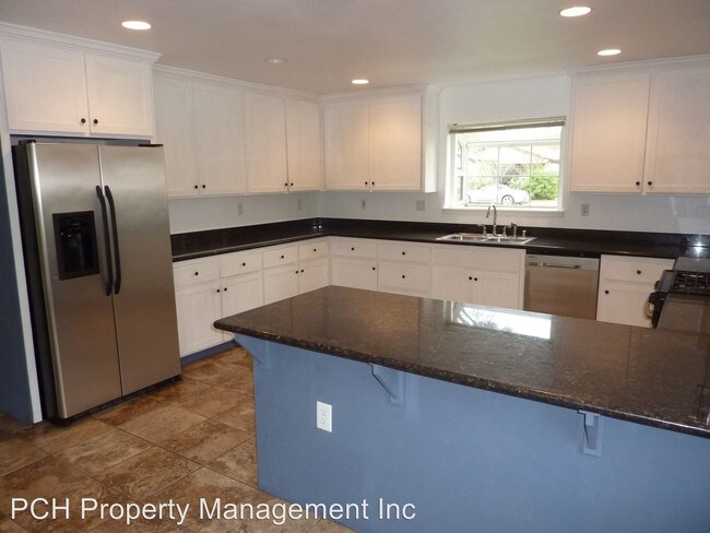 Foto del edificio - 6 br, 4 bath House - 3953 Y Street