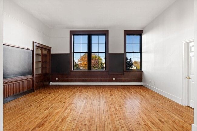 Interior Photo - The Varnum