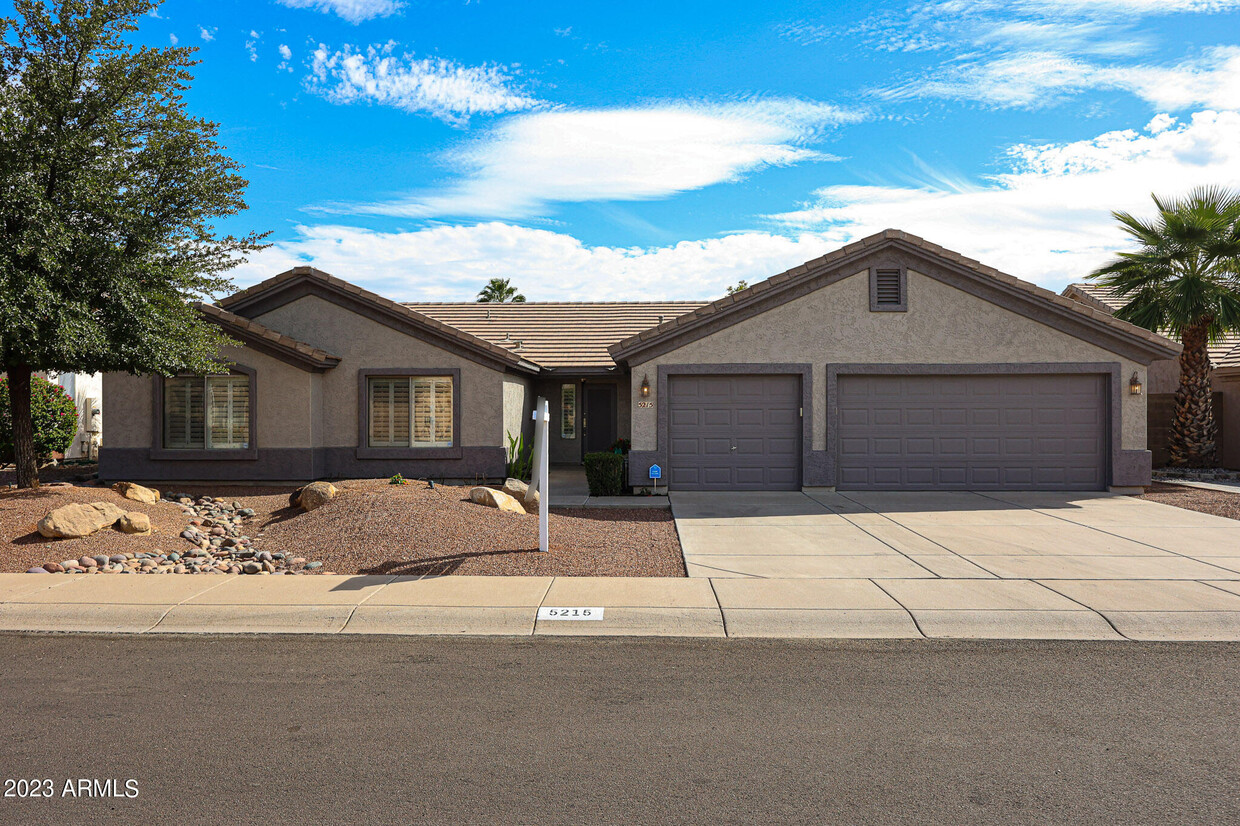 Foto principal - 5215 E Wallace Ave