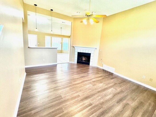 Building Photo - Southeast Memphis Home 3 bedroom 2 Bath In...